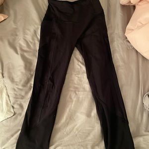 Dark navy blue lulu lemon leggings. Some wear but overall great quality